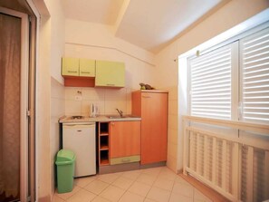 Apartment | Private kitchen | Fridge, stovetop