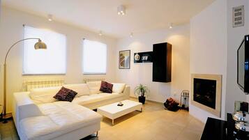 3 bedrooms, iron/ironing board