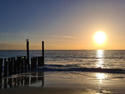 Beachside Getaway With Garden & Barbecue