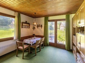 House | Dining