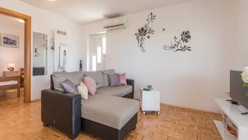 Apartment | Living area