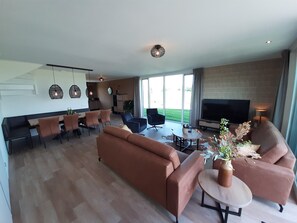 House | Living room - Family-friendly Villa in Leons (Leons)