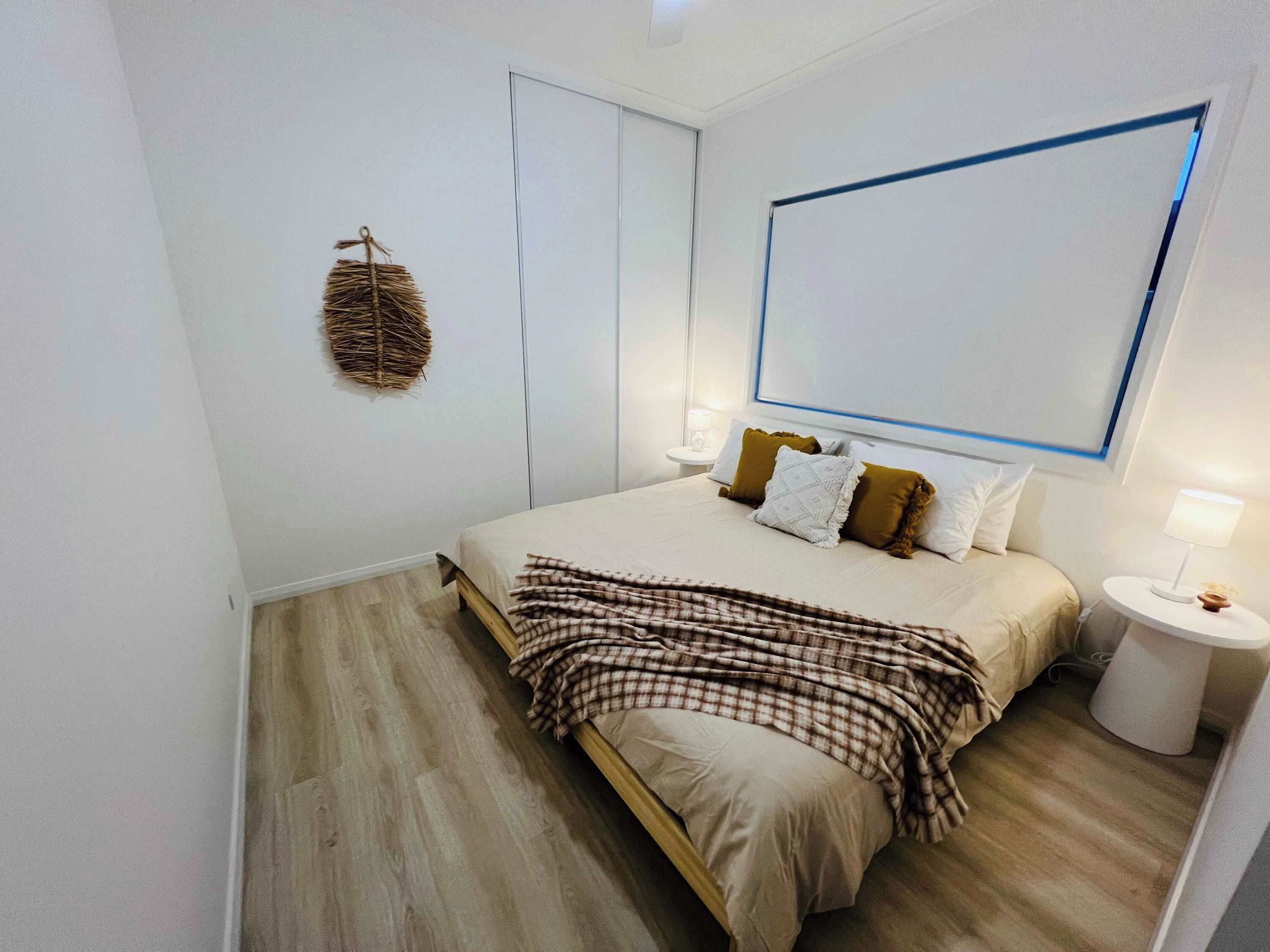 4 bedrooms, bed sheets