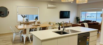 Pollie's - Pet Friendly Outside