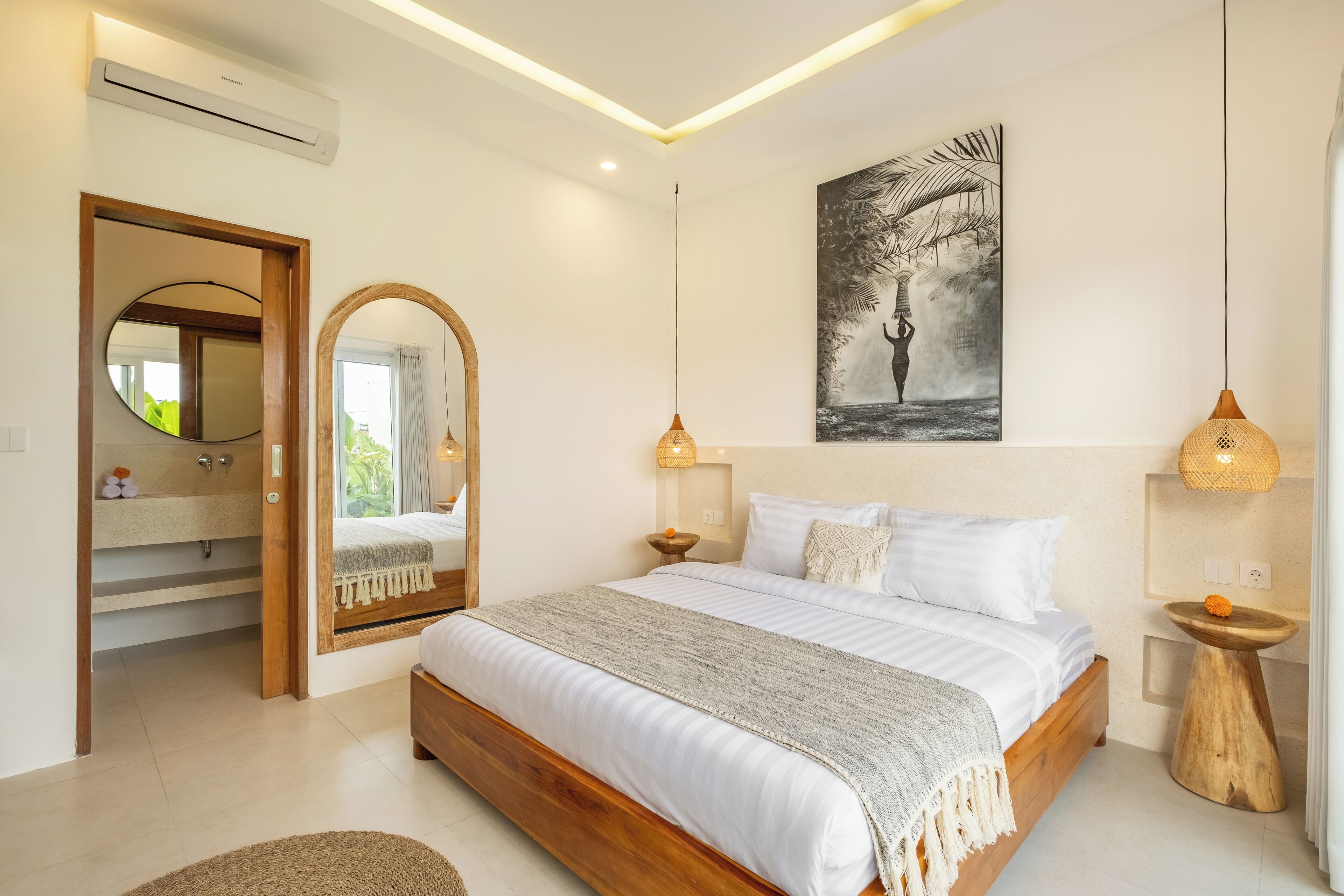 2 camere, una cassaforte in camera, una scrivania, postazione laptop