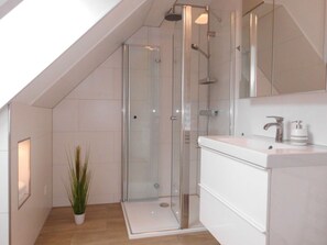 Apartment | Bathroom