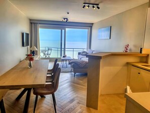 Dining - Apartment in Nieuwpoort Near the Port (Nieuwpoort)