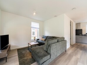 House | Living area - Waterside Retreat Sauna, Garden and Fishing Jetty (Simonshaven)