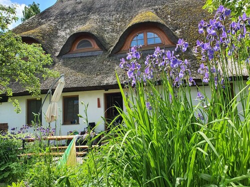 Retreat With Garden & Family Amenities