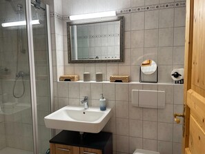 Apartment | Bathroom | Towels