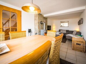 Nhà | 3 phòng ngủ, trang bị nội thất với thiết kế riêng biệt 