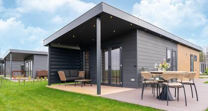 Holiday Home in 't Groene Hart on the Water