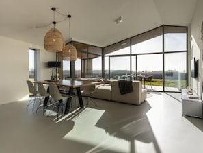 House | Dining