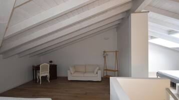 House | 3 bilik tidur, dilengkapkan perabot secara berasingan