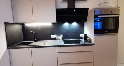 Skyline Deluxe Top Floor Apartment