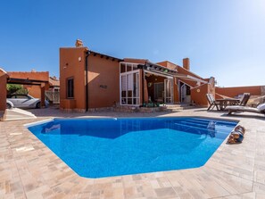 Pool - Villa in Fortuna With Private Pool (Fortuna)