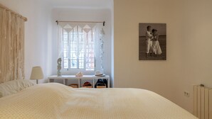 Villa | 2 bedrooms, iron/ironing board, individually furnished, bed sheets