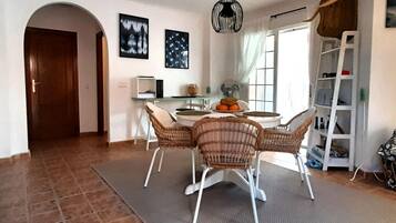 Villa | Dining