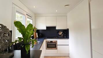 House | Private kitchen | Electric kettle, toaster