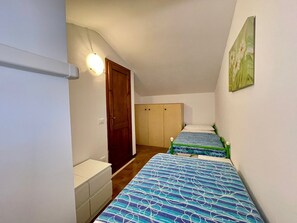 House | 3 bedrooms, individually furnished