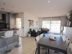 하  우스 | 다이닝