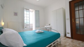 3 bedrooms, WiFi, bed sheets