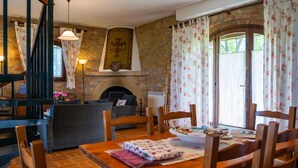 Dining - Villa With Terrace and Pool (Montaione)