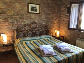House | 1 bedroom, individually furnished, bed sheets - Romantic House in Tuscany With Pool & Views (Montaione)