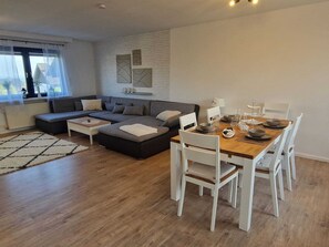 Apartment | Dining - Wohnung im Teutoburger Wald Externsteine (Nieheim)