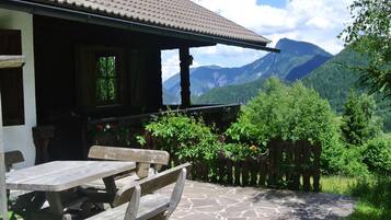 Rumah | Tempat makan outdoor