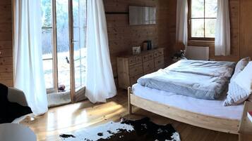 Rumah | 4 kamar tidur dan dilengkapi dengan perabotan berbeda-beda