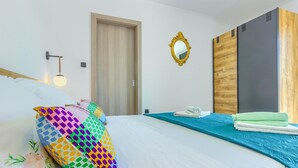 Room - Sea-view Apartment in Kastel (Kastela)