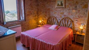 Unclassified image, 2 of 41, button - Romantic House in Tuscany With Pool Views (Montaione)
