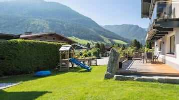 House | Terrace/patio