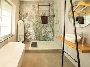 Villa | Bathroom | Shower - Luxurious Villa With Heated Pool (Gesves)