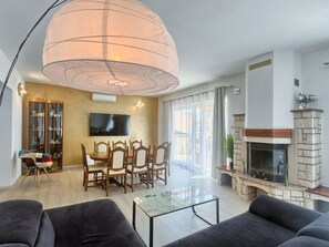 Villa | Dining - Golfhuis met Privezwembad (Liznjan)