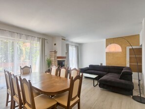 Villa | Dining - Golfhuis met Privezwembad (Liznjan)