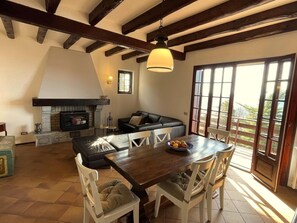 House | Dining - Charming Holiday Home With Lake View (Trarego Viggiona)
