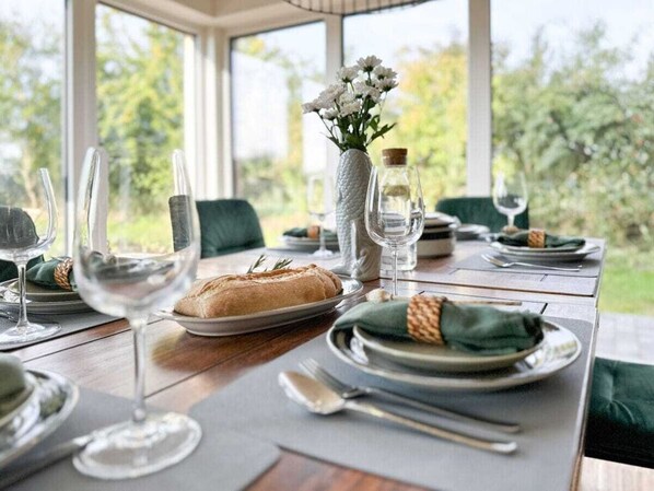 Cottage | Dining