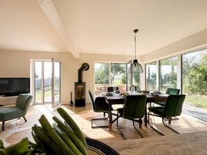 Cottage | Dining