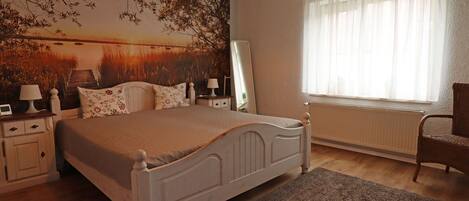 Apartment | 1 bedroom, individually furnished, bed sheets
