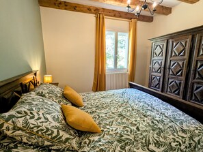 3 chambres, accès au Wi-Fi (inclus), literie fournie