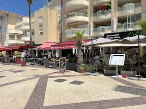 Exterior - Seaside Studio in Fréjus: Terrace, AC, 50m to Beach, Near Shops (Fréjus)