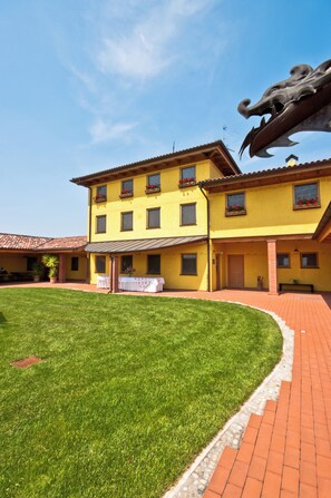 Exterior - Eco-friendly agritourism for a quiet stop 9km from the center of Verona. (Veneto)