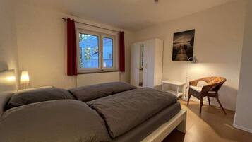 House | 3 bedrooms, individually furnished, iron/ironing board