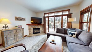 TV, fireplace - Off the Cliff Chalet (Sun Peaks)