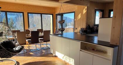 Urlaub mit dem besonderen Flair - perfekt für Sommer- und Winteraktivitäten.