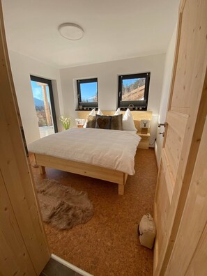 3 slaapkamers, reisbedje, gratis wifi, beddengoed