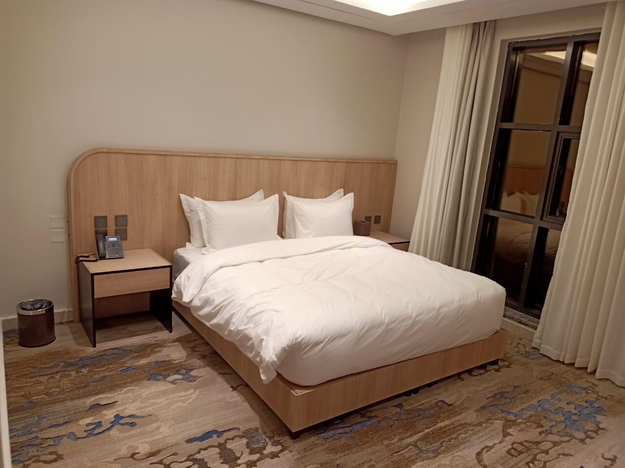 デラックス ルーム マウンテンビュー | セーフティボックス (室内)、アイロン / アイロン台、WiFi (無料)