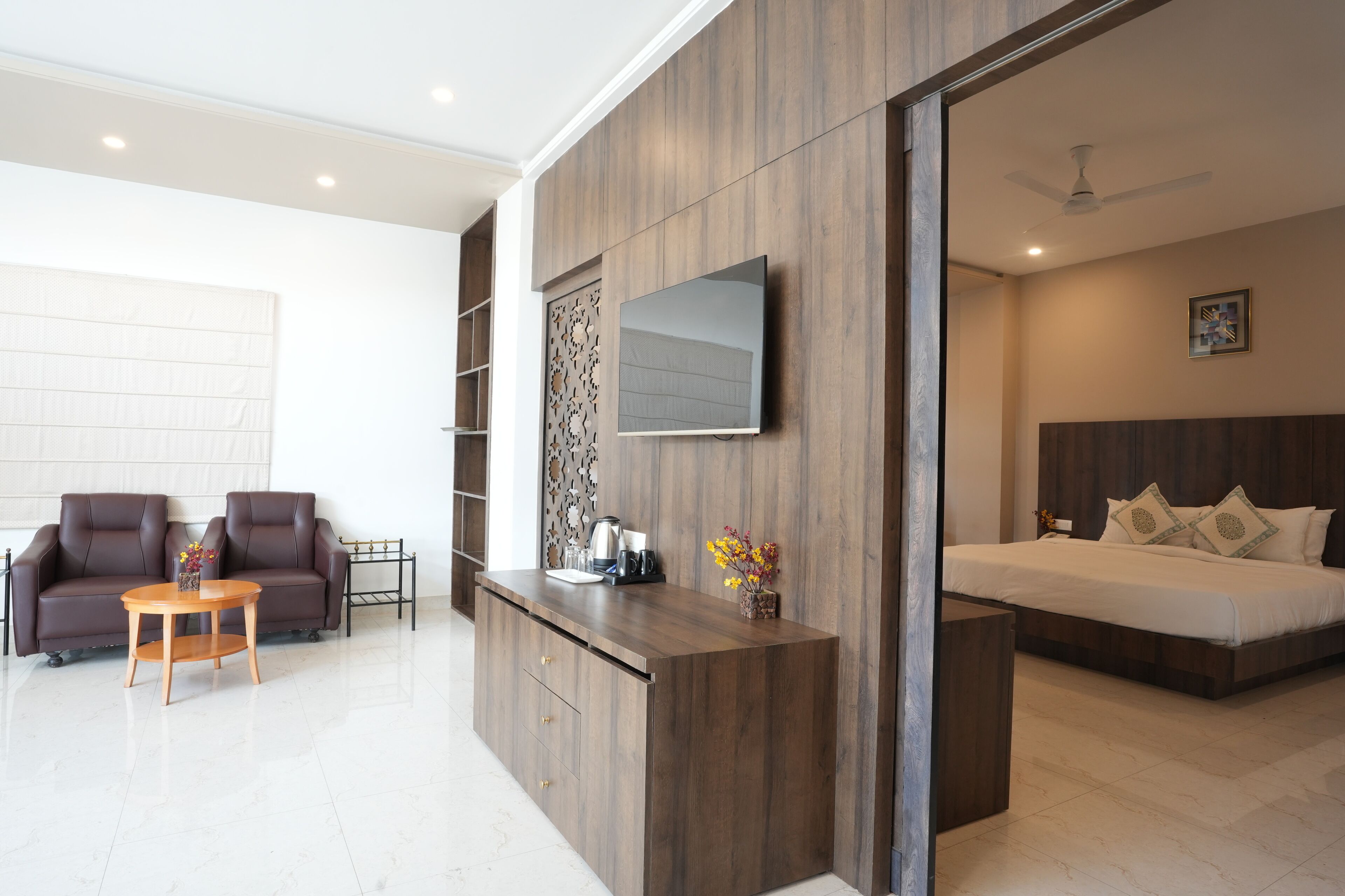 Luxury Suite | In-room safe, desk, laptop workspace, soundproofing